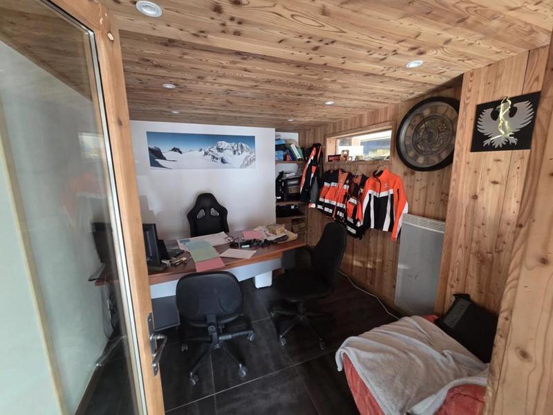 Entrepôt - 667 m² - 4 pièces