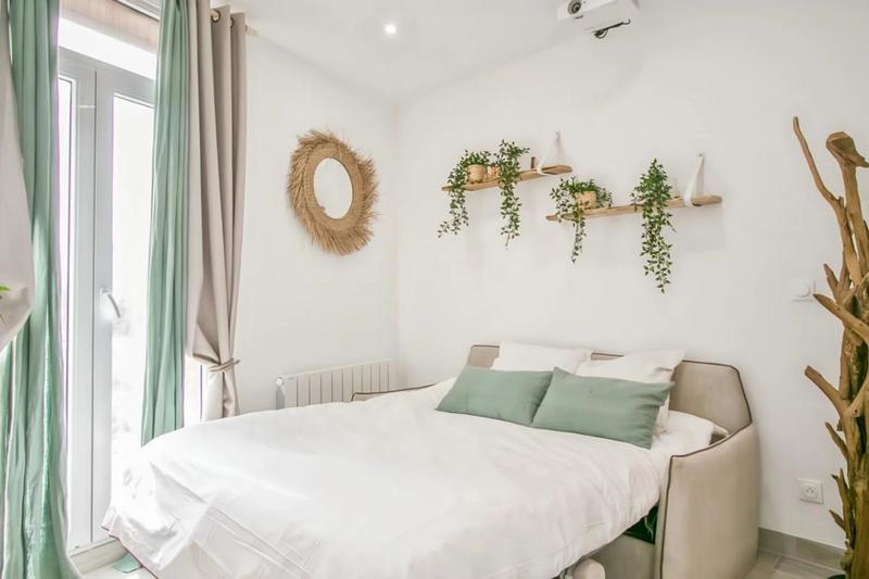 Appartement - 98 m² - 8 pièces