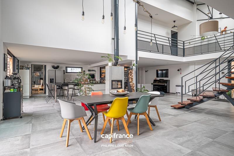 Maison - 257 m² - 8 pièces