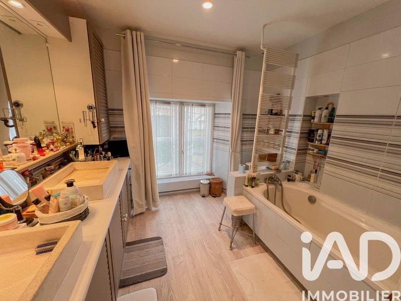 Maison - 243 m² - 7 pièces