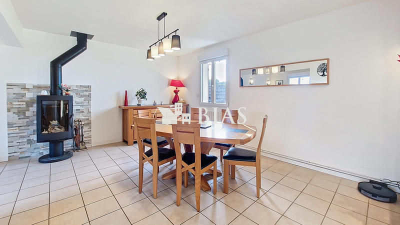 Maison traditionnelle - 109 m² - 4 pièces