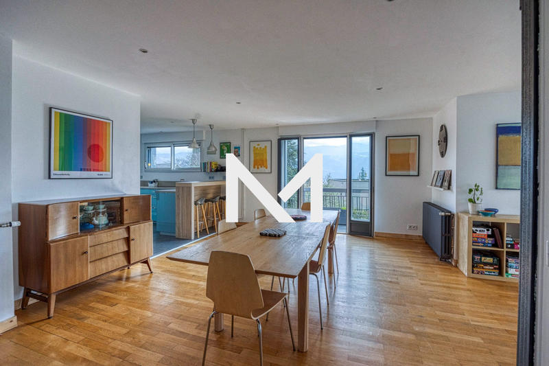 Maison - 229 m² - 7 pièces