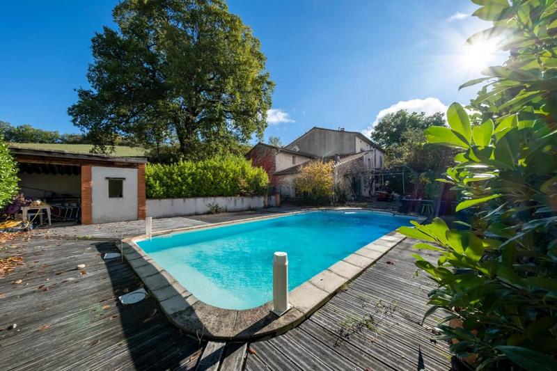 Maison - 253 m² - 7 pièces