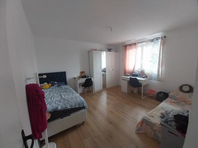 Maison - 255 m² - 8 pièces