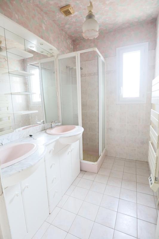 Maison - 99 m² - 6 pièces