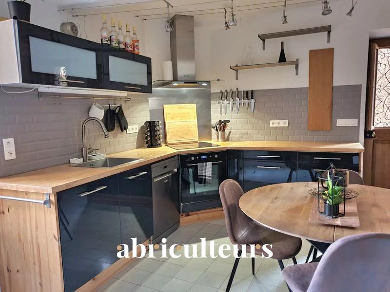 Maison de village - 65 m² - 3 pièces