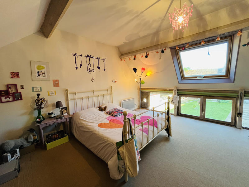 Maison - 235 m² - 8 pièces