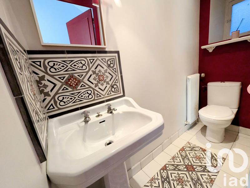 Maison - 237 m² - 7 pièces