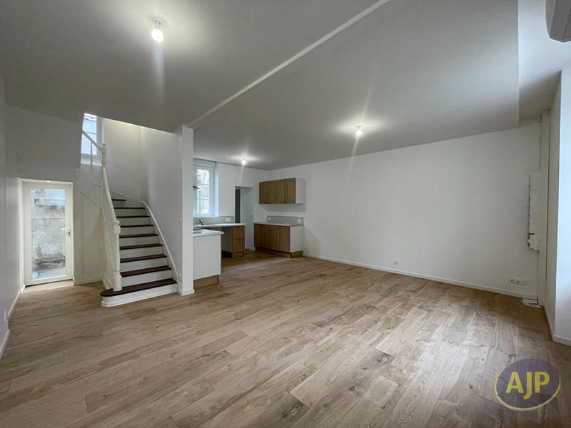 Maison - 95 m² - 4 pièces