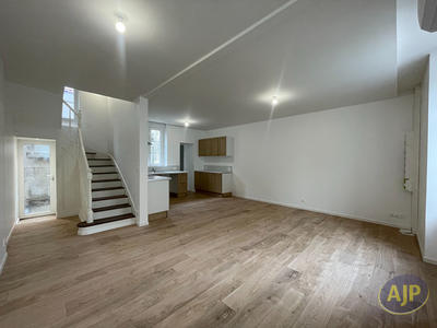 Maison - 95 m² - 4 pièces