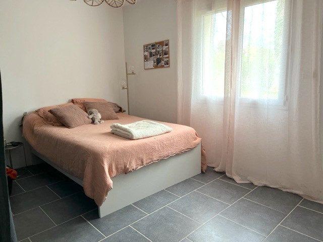 Maison traditionnelle - 210 m² - 8 pièces