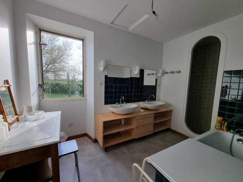 Maison - 288 m² - 12 pièces