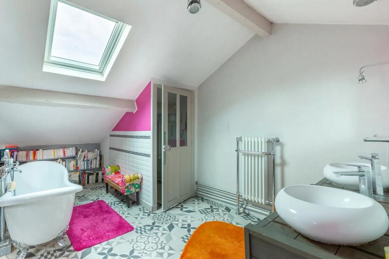 Maison - 320 m² - 8 pièces