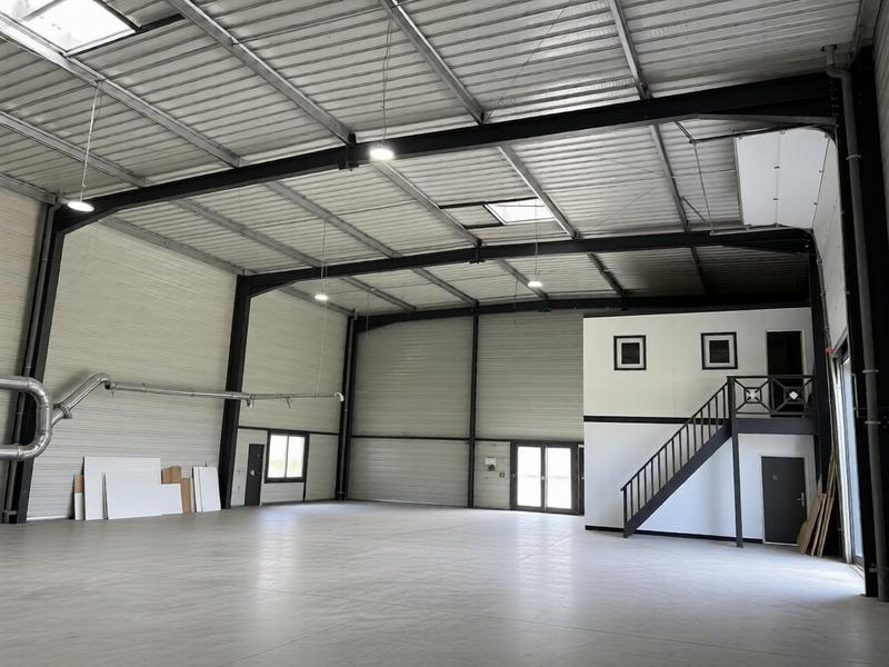 Local d'activités - 390 m² - 5 pièces