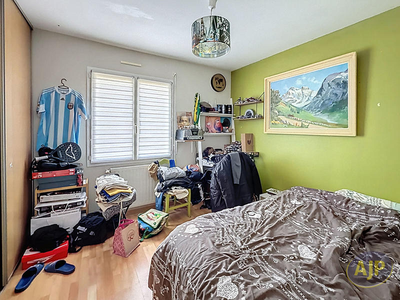 Maison - 99 m² - 5 pièces