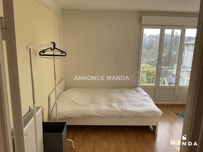 Chambre - 15 m² - 4 pièces
