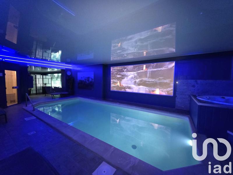 Maison - 435 m² - 12 pièces