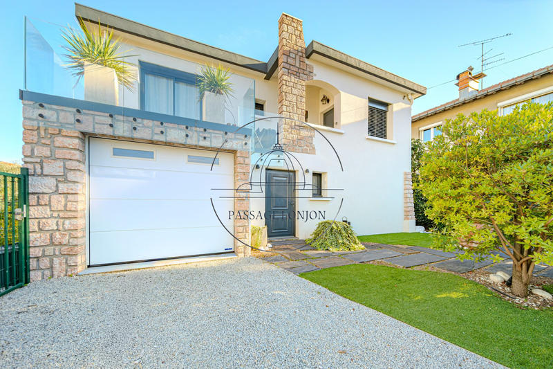 Maison - 190 m² - 4 pièces