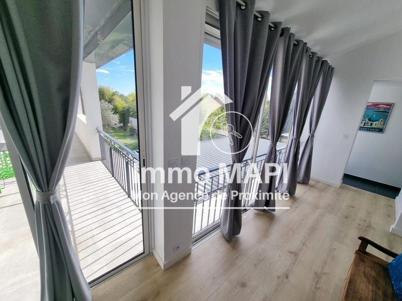 Maison - 312 m² - 8 pièces