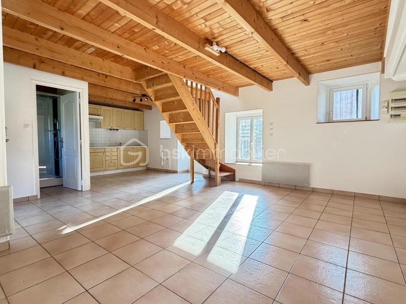 Maison - 350 m² - 25 pièces