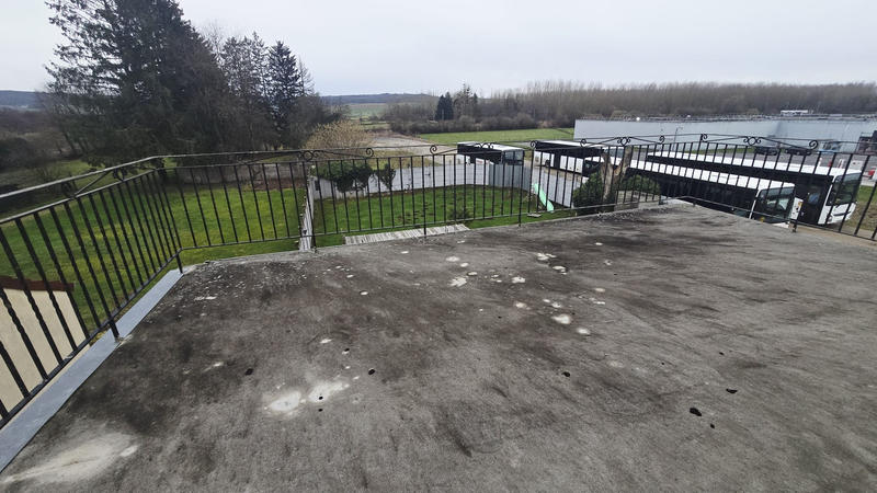 Maison - 272 m² - 9 pièces