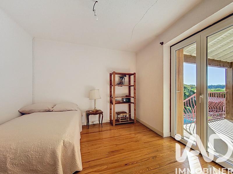 Maison - 210 m² - 7 pièces