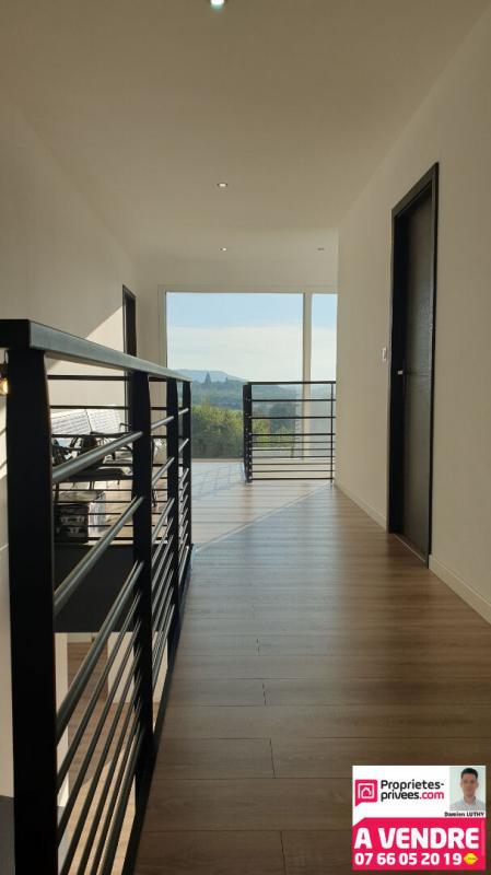 Maison - 213 m² - 8 pièces