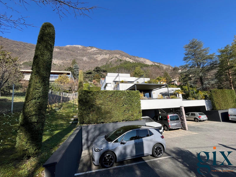 Appartement - 90 m² - 3 pièces