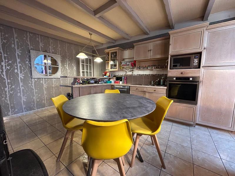 Maison - 180 m² - 6 pièces