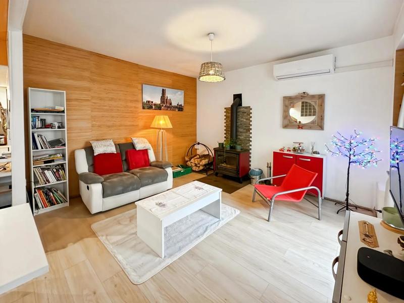 Maison - 268 m² - 9 pièces