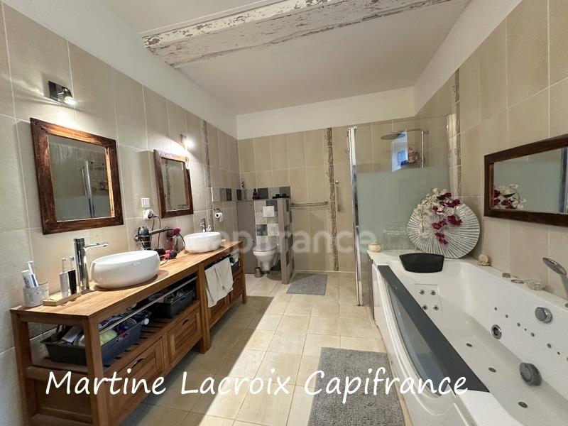 Maison - 180 m² - 8 pièces