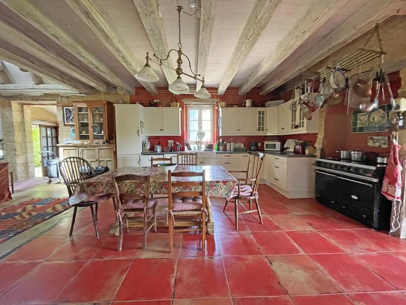 Maison - 287 m² - 7 pièces