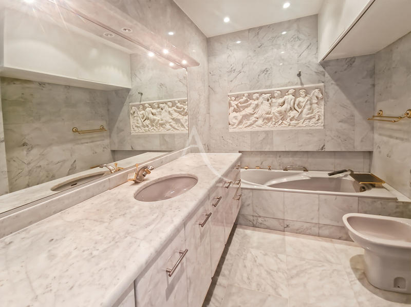 Appartement - 77 m² - 3 pièces