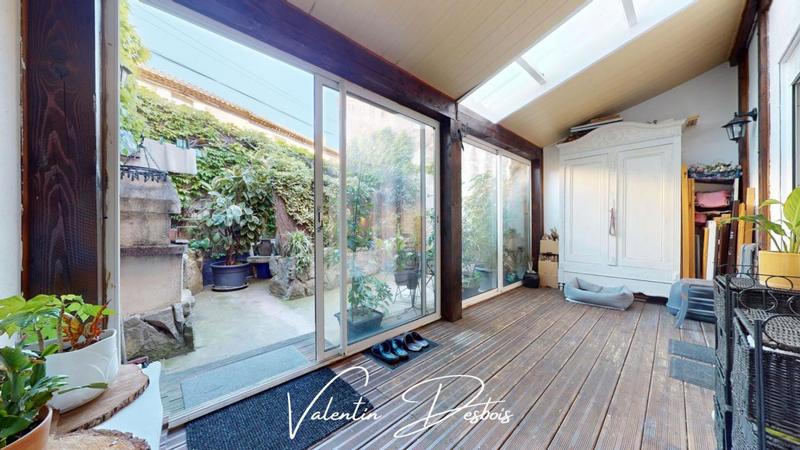 Maison - 209 m² - 9 pièces