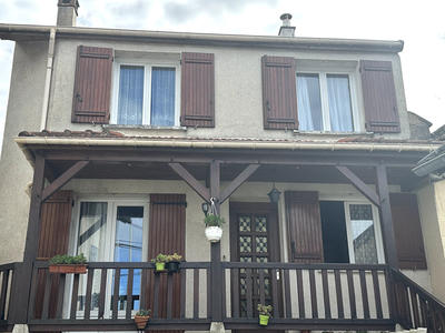 Maison - 98 m² - 5 pièces