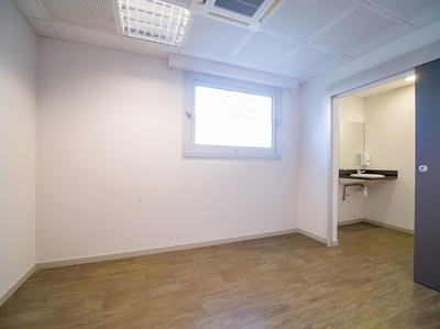 Local d'activité / Entrepôt - 115 m²