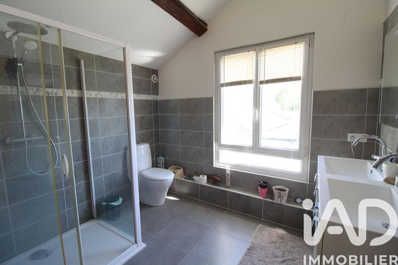 Maison - 204 m² - 7 pièces