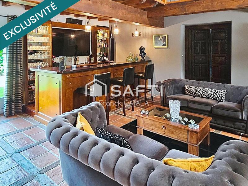 Maison - 400 m² - 12 pièces