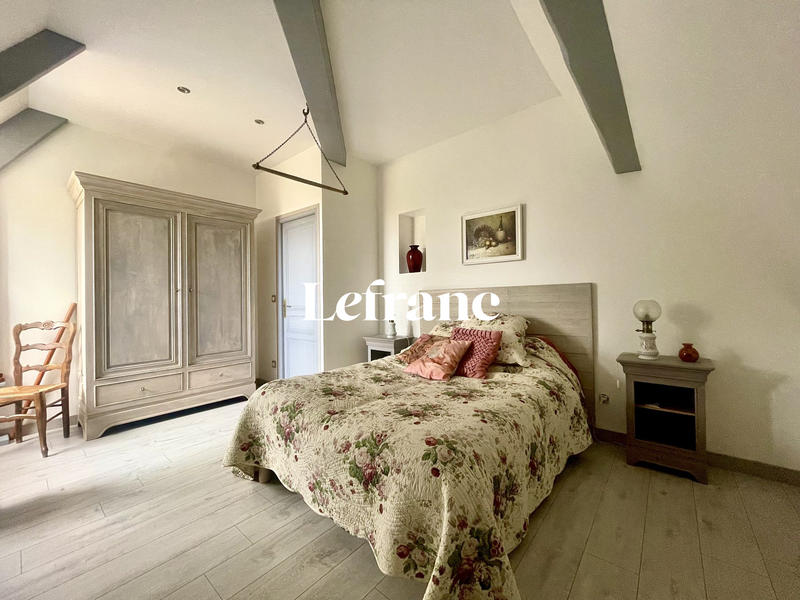 Maison - 217 m² - 10 pièces