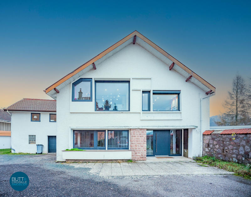 Maison - 390 m² - 11 pièces