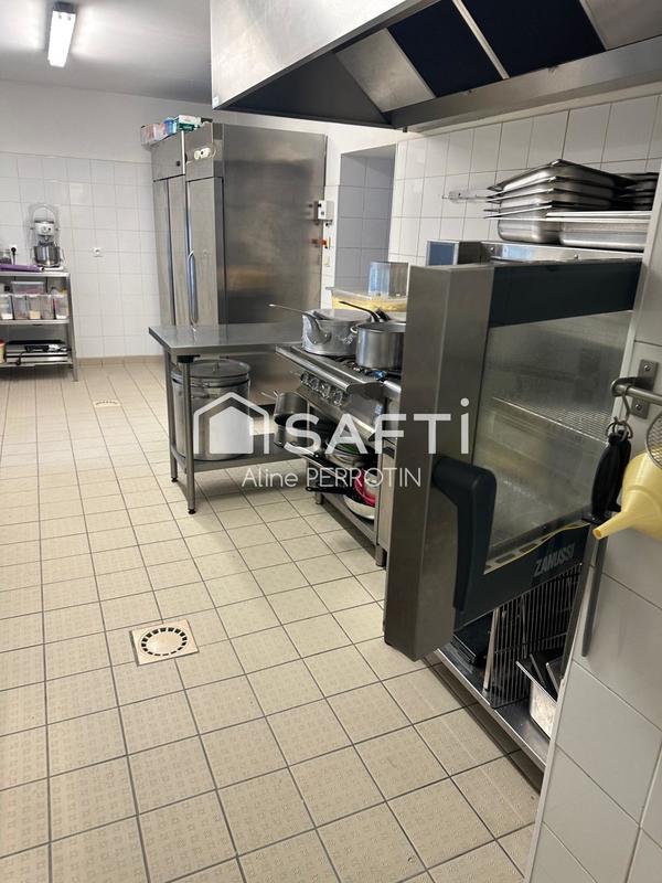 Local commercial - 180 m² - 5 pièces