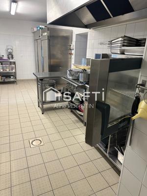 Local commercial - 180 m² - 5 pièces