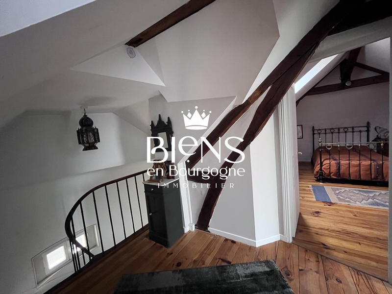 Maison ancienne - 248 m² - 10 pièces