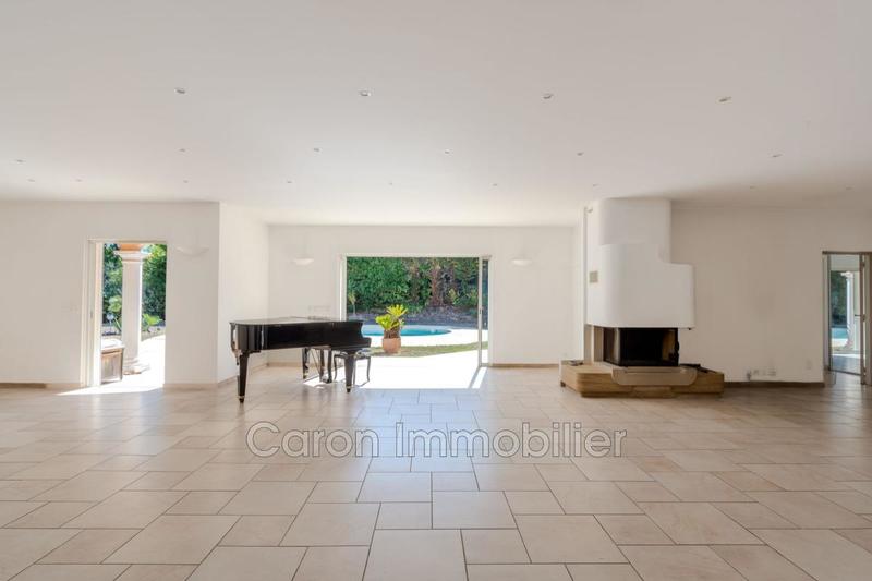 Villa - 303 m² - 6 pièces