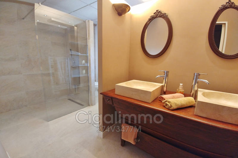 Villa - 280 m² - 11 pièces