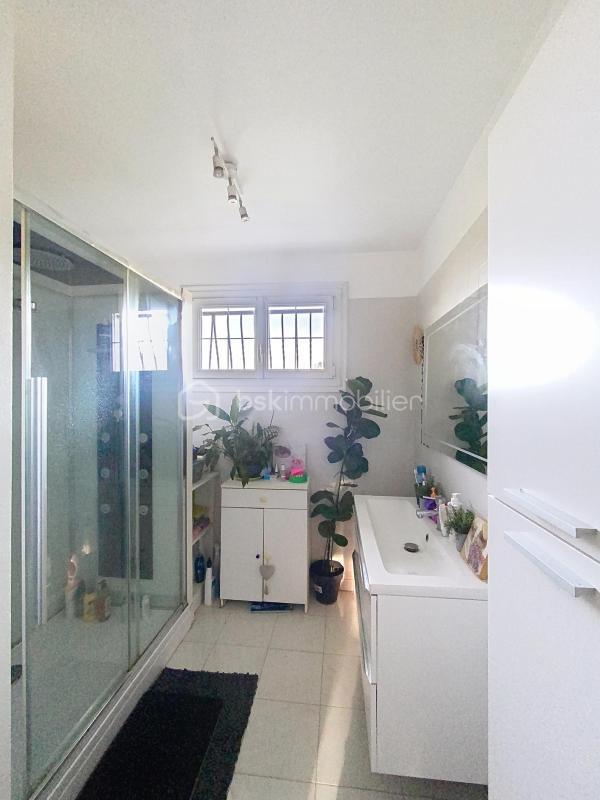 Maison traditionnelle - 112 m² - 6 pièces