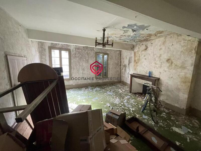 Maison de village - 360 m² - 6 pièces