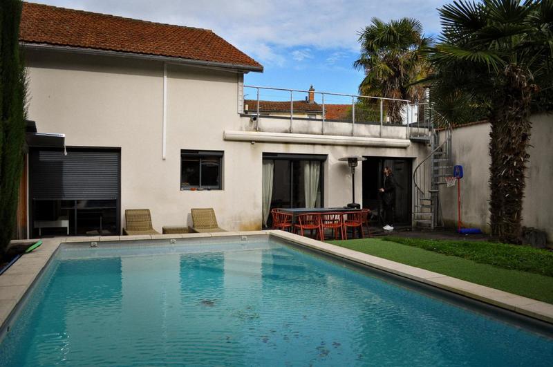 Maison - 145 m² - 6 pièces