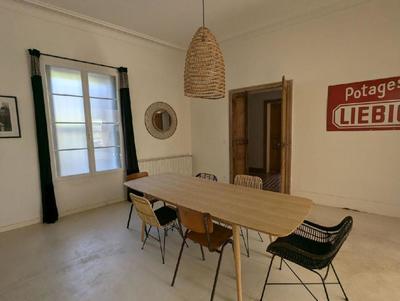 Maison - 250 m² - 7 pièces