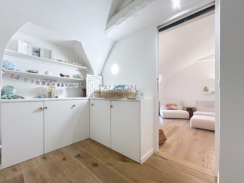 Appartement - 80 m² - 3 pièces